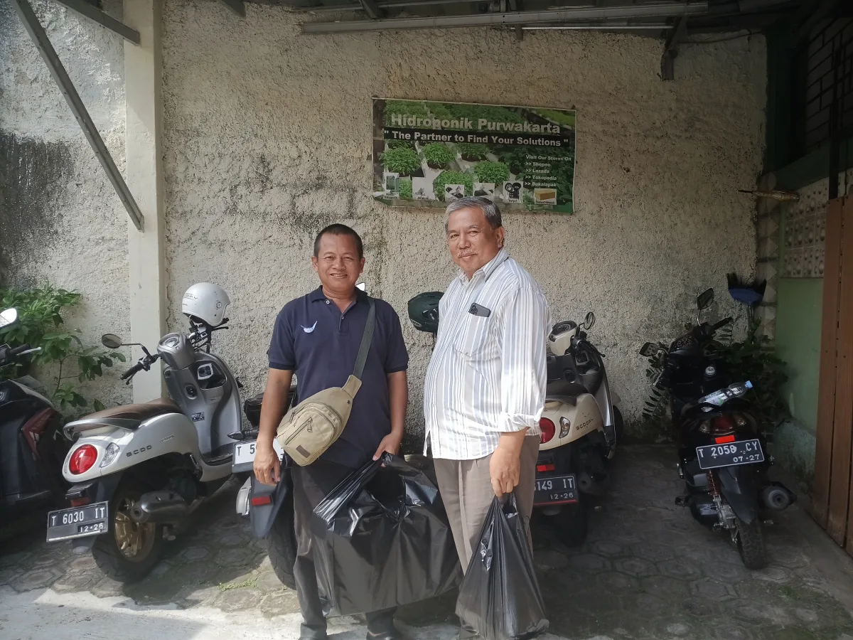 Pengurus UMKM KERSA Bidang Pertanian Kunjungi Toko Hidroponik Purwakarta
